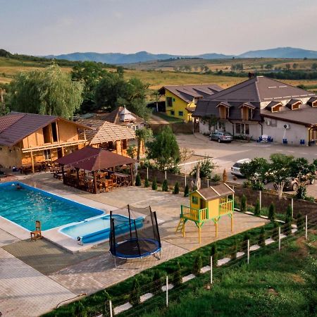 Отель Complex Stefanesti Bozovici Экстерьер фото